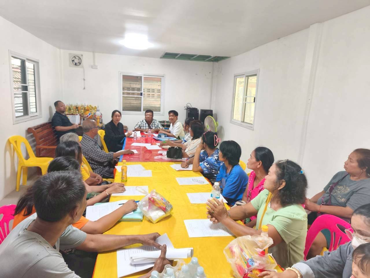 ⛩️ พช.ท่าตะเกียบ ลงพื้นที่ติดตามการดำเนินงานโครงการแก้ไขปัญหาความยากจน (กข.คจ.)